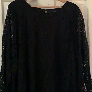 Black lace 3/4 sleeve top